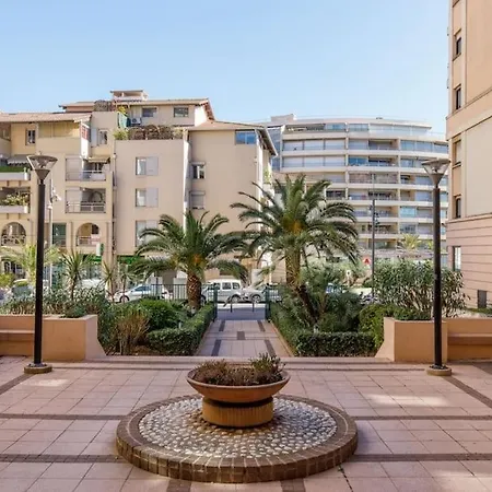 Palme D'azur Yourhosthelper 公寓 *